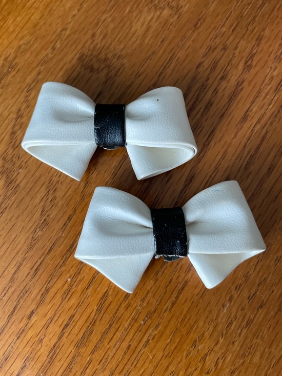 Other - White Faux Leather Bow Heel clips with Black Center